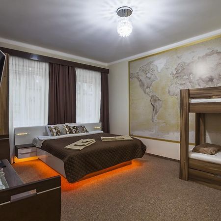 Luxury Air-Conditioned Rooms In Old Town Bratislava Exterior foto